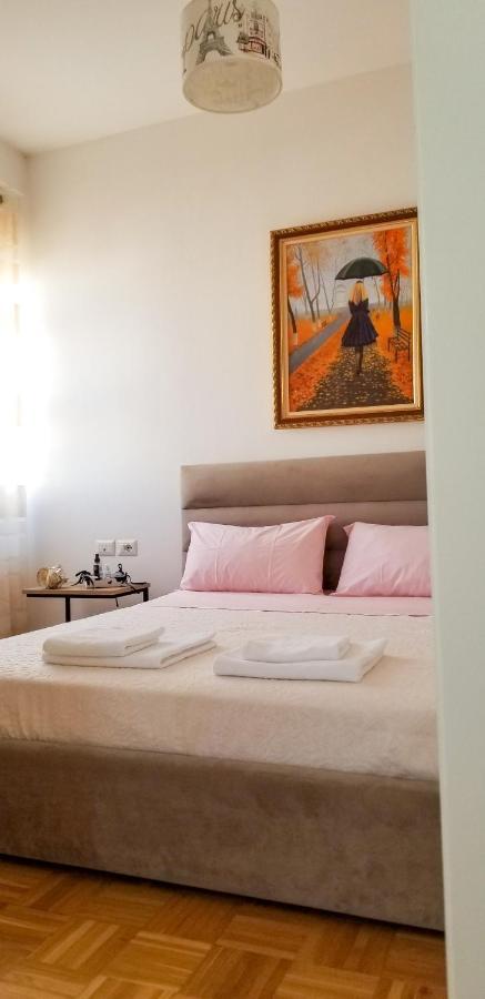 City Center Cute And Comfy Apartment - Ajia Apartments Tiranë Luaran gambar