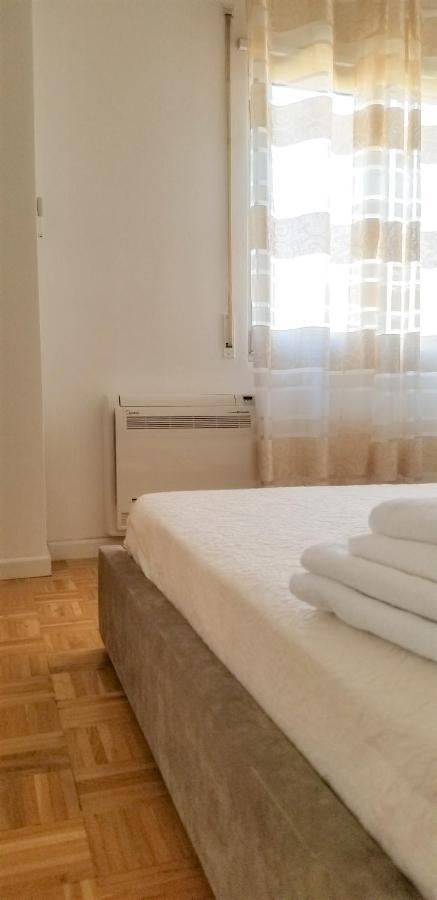 City Center Cute And Comfy Apartment - Ajia Apartments Tiranë Luaran gambar