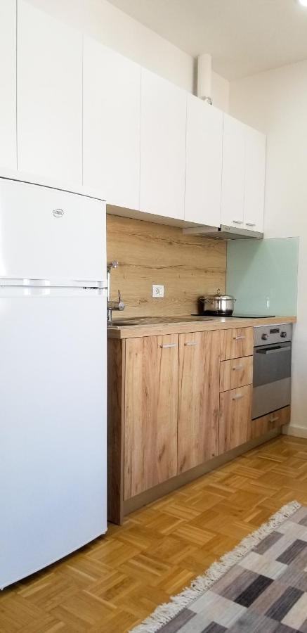 City Center Cute And Comfy Apartment - Ajia Apartments Tiranë Luaran gambar