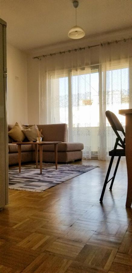 City Center Cute And Comfy Apartment - Ajia Apartments Tiranë Luaran gambar