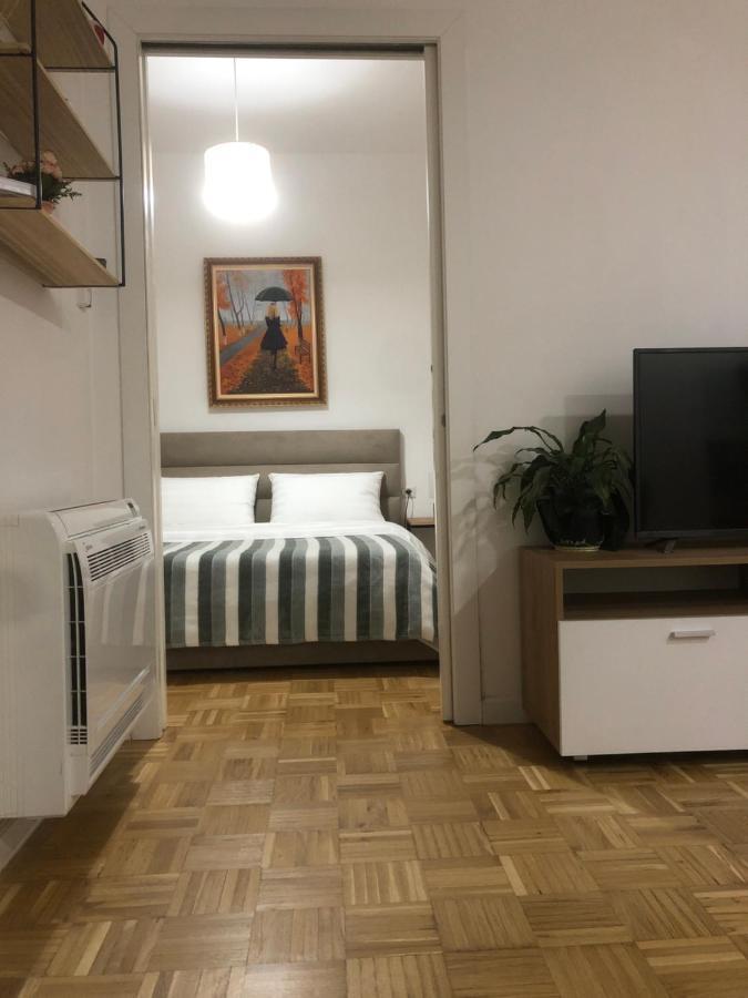 City Center Cute And Comfy Apartment - Ajia Apartments Tiranë Luaran gambar